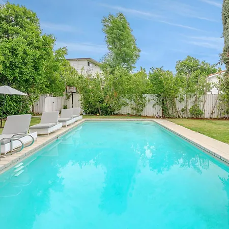 Exquisite Oasis Near Universal Studios With Large Pool